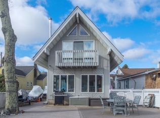 45 Mohawk Trl, Lake Hopatcong, NJ 07849