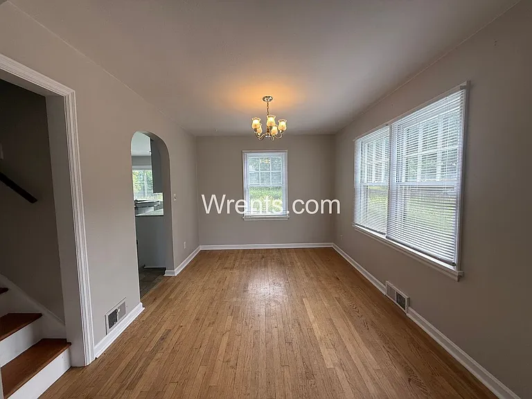 1104 E 14th Ave — Photo 4