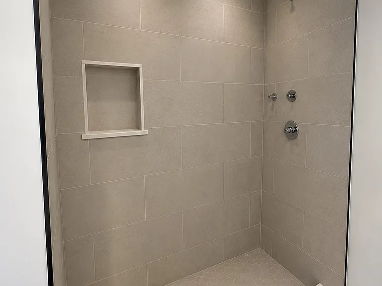 560 Old Town Rd — Photo 17