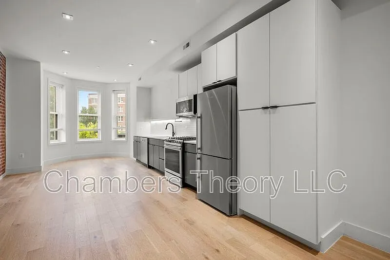 2 bed, 2.0 bath, 925 sqft, $3,700 — Photo 3