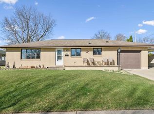 1921 Avalon Rd, Dubuque, IA 52001