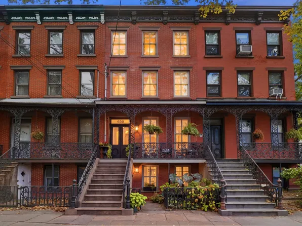 650 Jersey Ave, Jersey City, NJ 07302