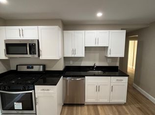 368 Chelmsford St #1R, Lowell, MA 01851