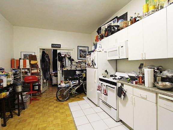 5th image of 446 Saint Nicholas Ave APT 1B