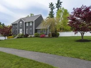 4 Coventry Ln, Topsfield, MA 01983