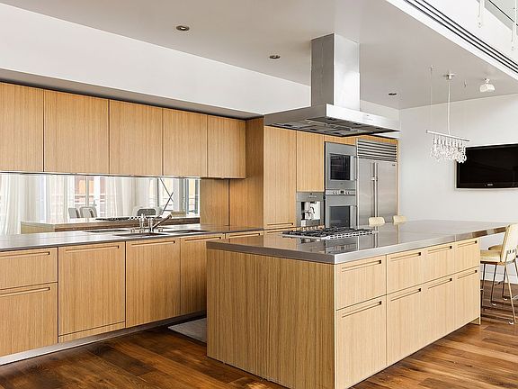 5th image of 545 W 20th St