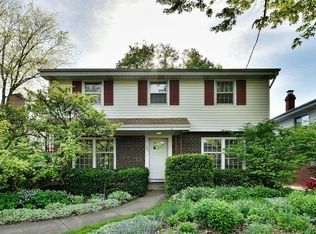 941 S Kent Ave, Elmhurst, IL 60126