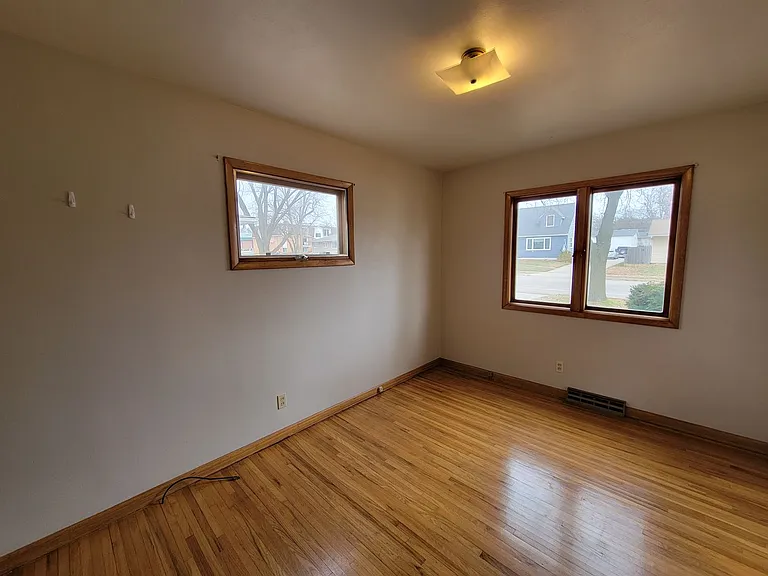 2023 Valley Park Dr — Photo 6