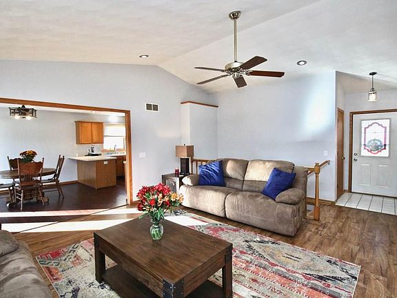 2nd image of 2542 Winthrop Dr