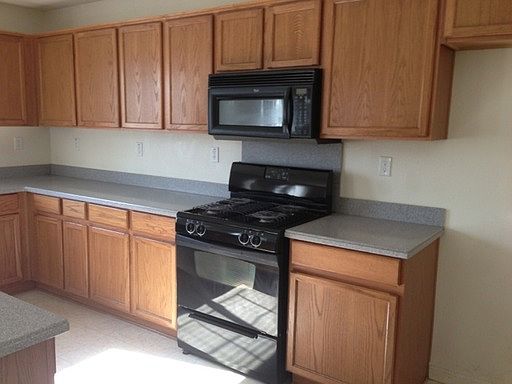 5th image of 2504 S Mountainside Dr