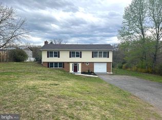 364 Rustic Tavern Rd, Hedgesville, WV 25427