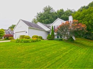 2231 Thistledowne Dr NE, Grand Rapids, MI 49505
