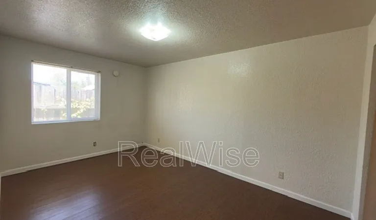 415 W 1st Ave — Photo 14