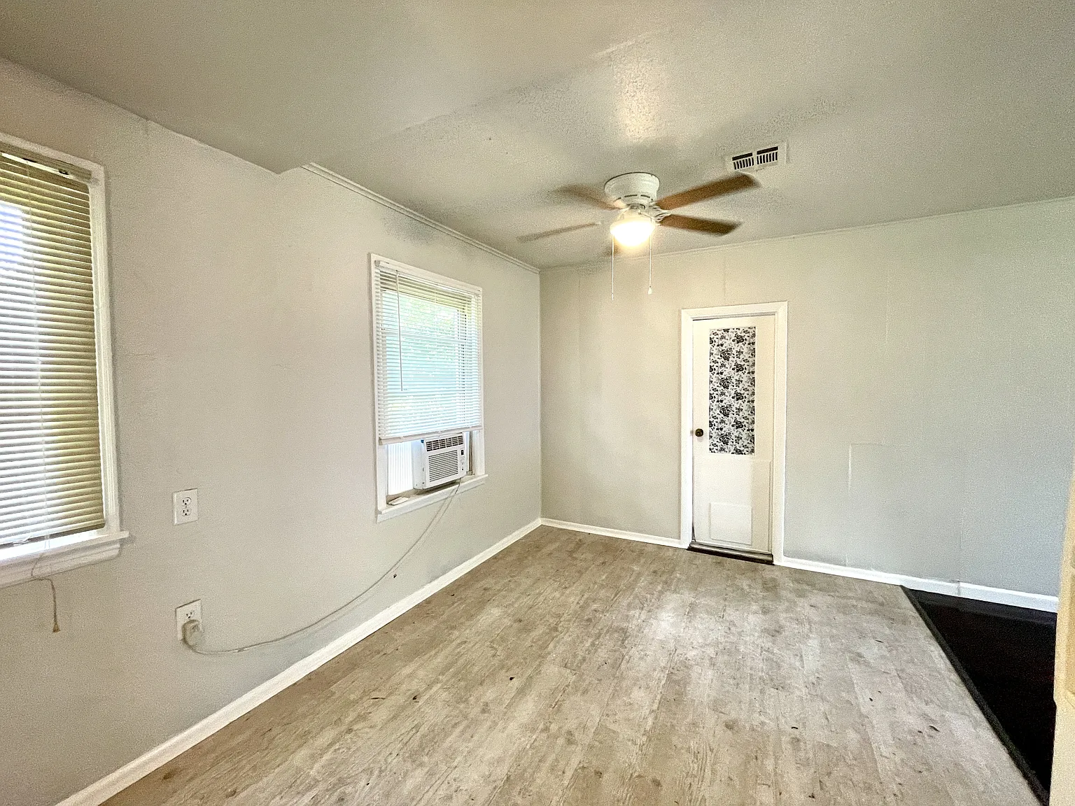 518 Oak Street Northwest - 1 — Photo 4