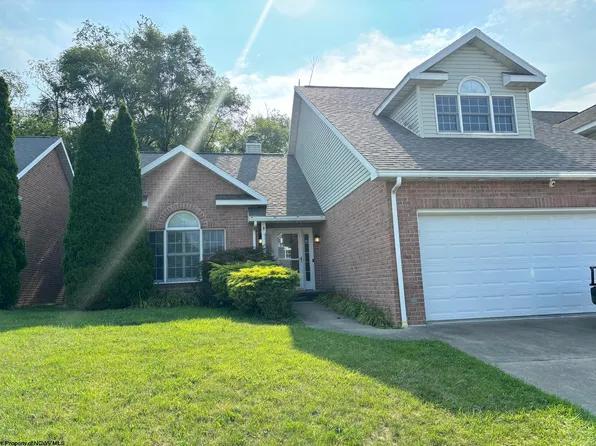 1008 Saint Pauls Ln, Morgantown, WV 26505