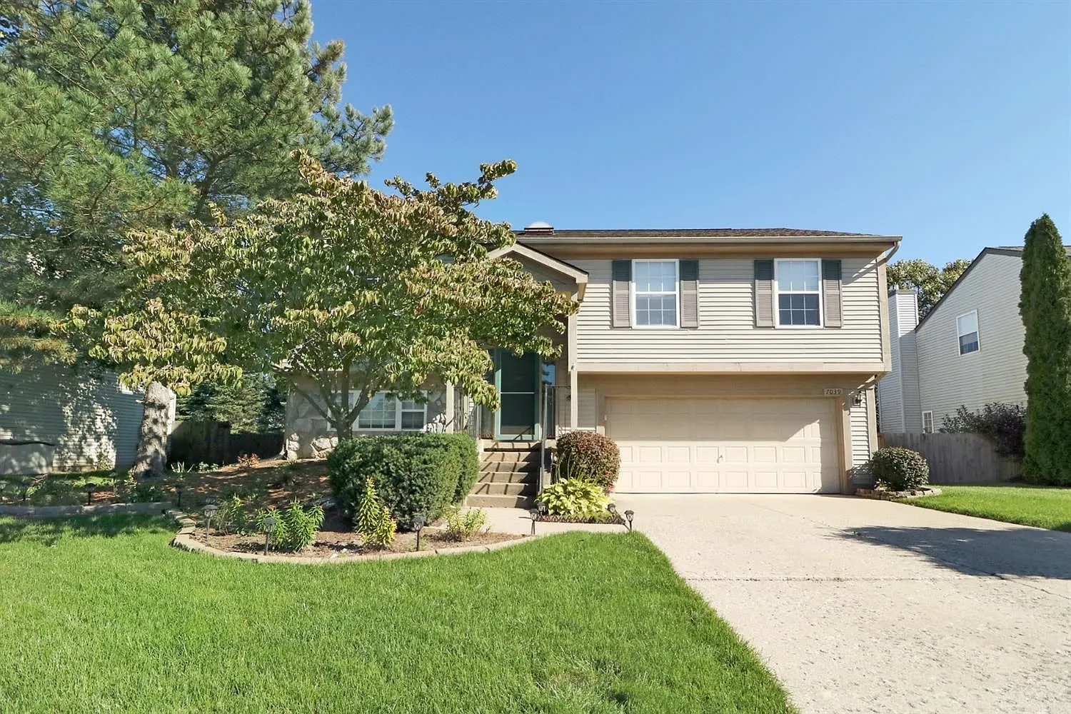 7039 Saint Andrews Dr photo 1