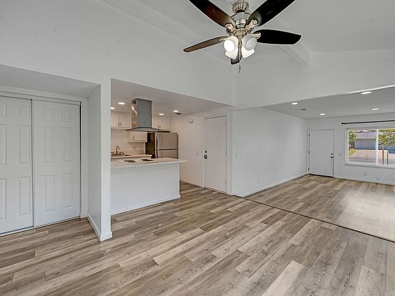 3rd image of 9681 Lake Natoma Dr