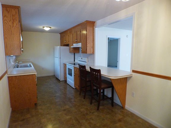 4th image of 127 Courtland Dr