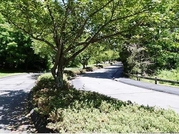 2nd image of 49 Manorwood Dr