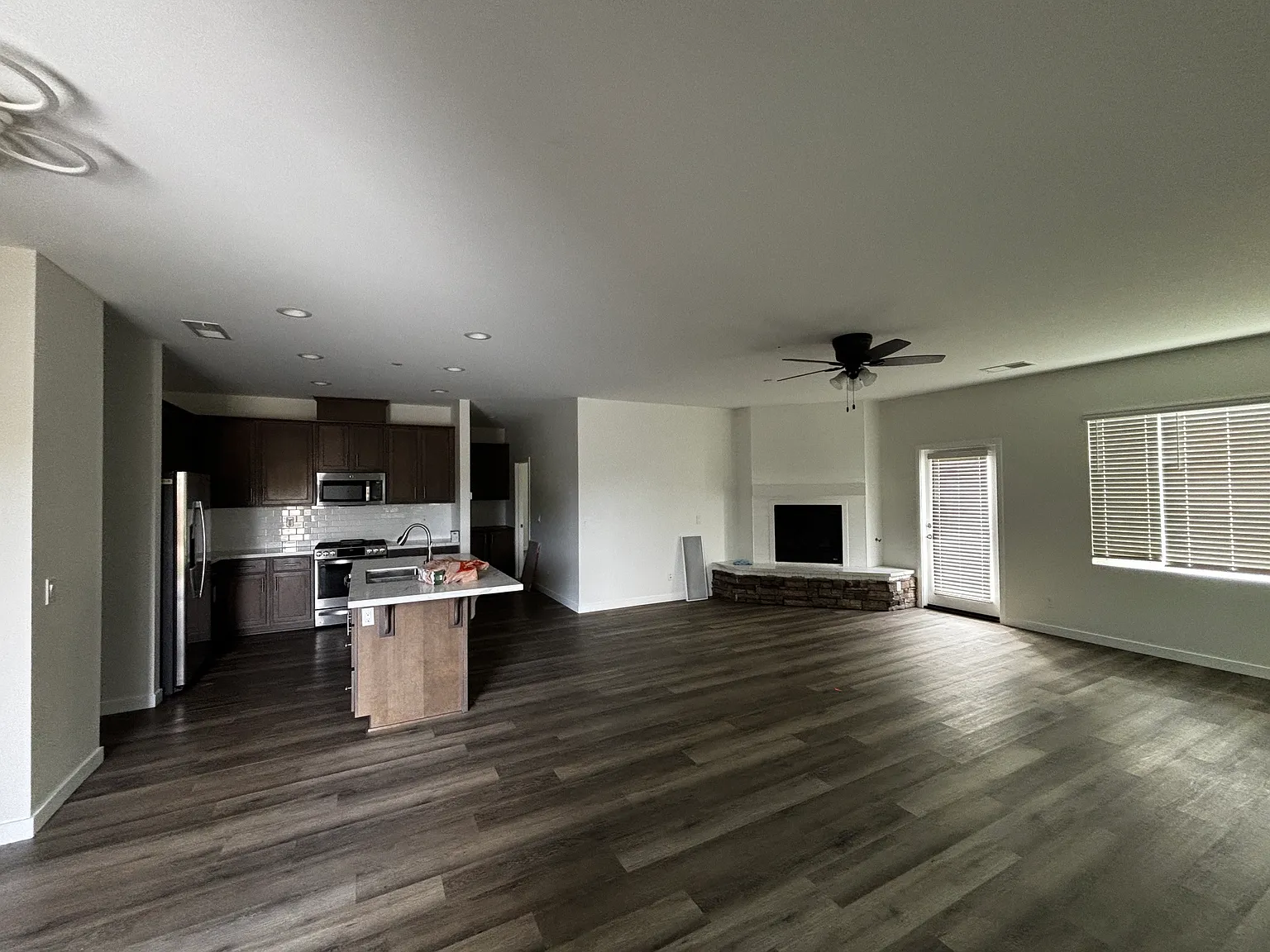4 bed, 1888 sqft, $3,800 — Photo 3