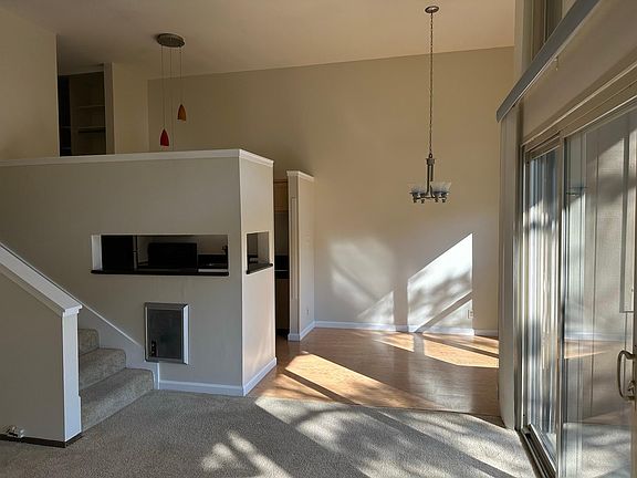 2nd image of 2079 Ascot Dr Unit 139