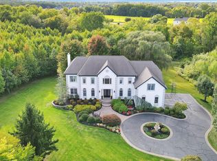 725 Bentley Ct, Moorestown, NJ 08057