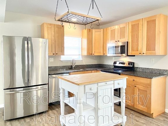 4th image of 214 Brightwood Ave