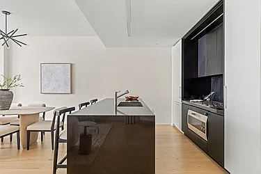 121 East 22nd Street, #N402