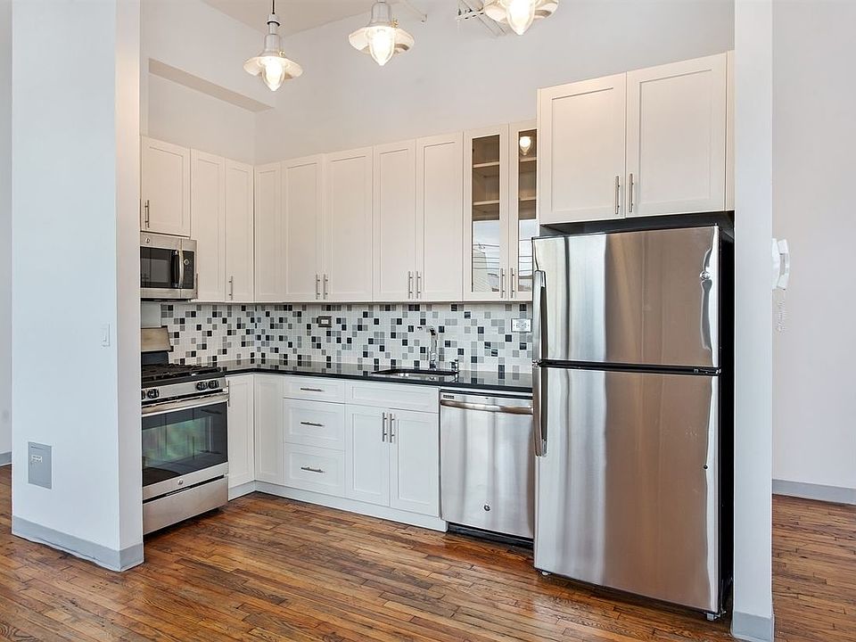 2nd image of 70 Wyckoff Ave APT 2J