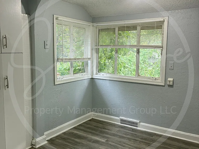 5344 Brooklyn Ave — Photo 5