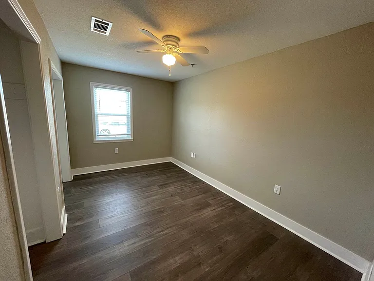 2420 Dudley St — Photo 18