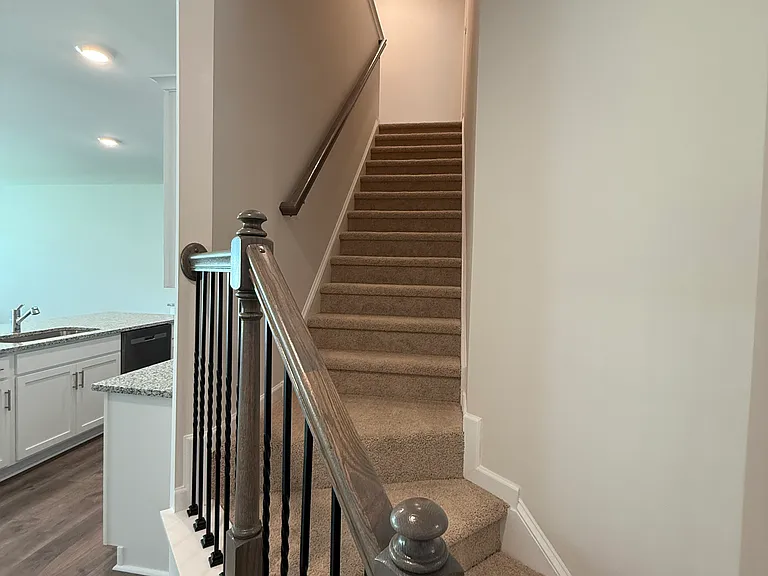 1256 Evelynnview Ln — Photo 4
