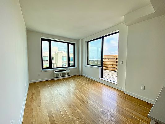 3rd image of 409 Eastern Pkwy #909