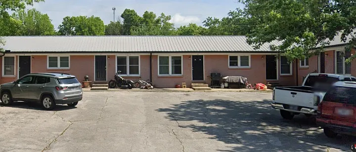 Skyline Apartments — Photo 15