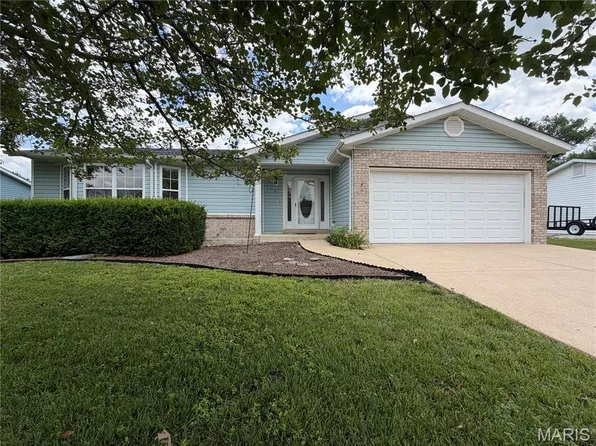 41 Graystone Dr, Troy, MO 63379