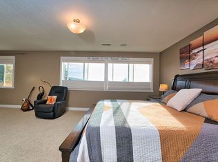 15436 SW Greenfield Dr, Tigard, OR 97224