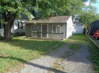 2137 E Schumacher St, Burton, MI