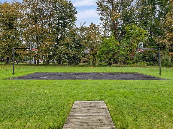 4th image of 19 Pearson Ln