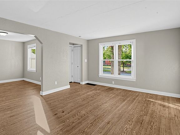 3rd image of 751 Broad Blvd
