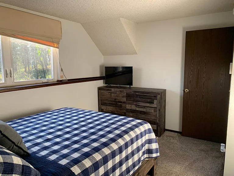 Bedroom has SmartTV