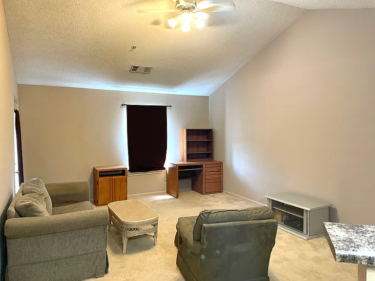 2301 Veterans Memorial Pkwy #610 — Photo 1