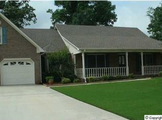 2215 Victoria Dr SW, Decatur, AL 35603