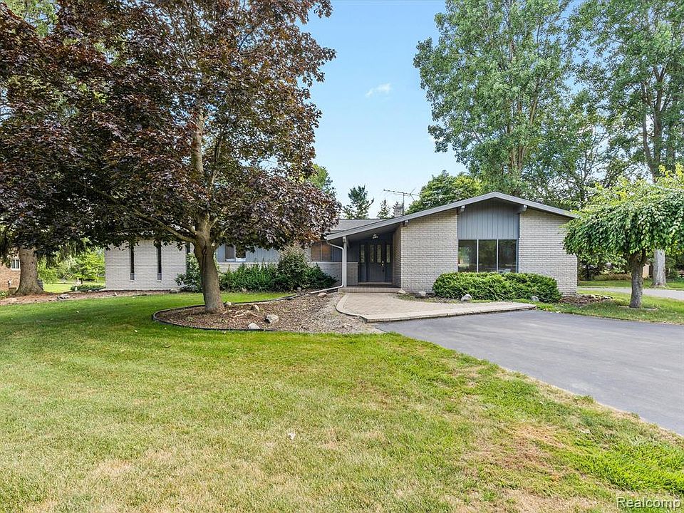1st image of 6939 Hubbard Hills Dr