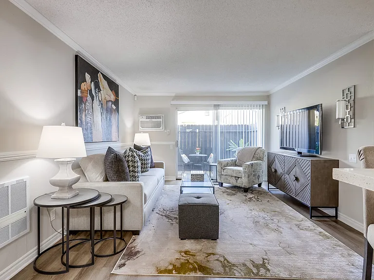 Villa Creek Apartments — Photo 12