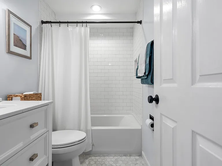 126 Tudor St #C — Photo 4