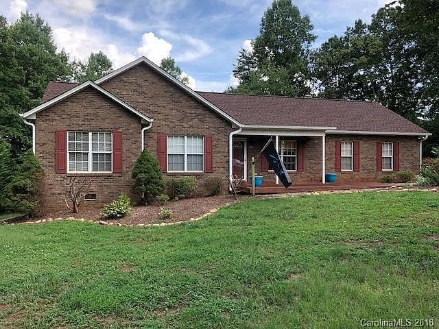 1st image of 4935 Gateway Dr