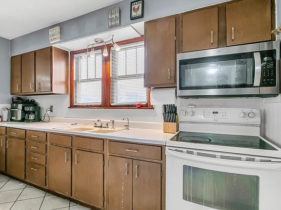 3rd image of 110 Birmingham Ave