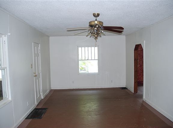 3rd image of 837 N Jefferson St