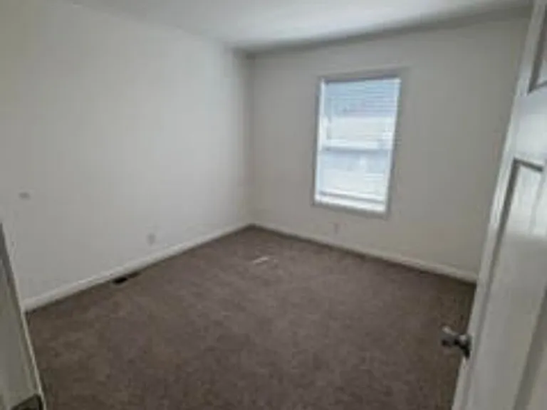 216 Onandaga Ave — Photo 11