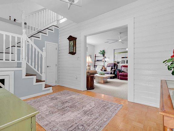 3rd image of 417 ROYAL PALM Avenue